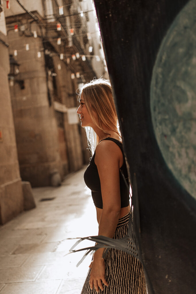 romantic photoshoot in Barcelona