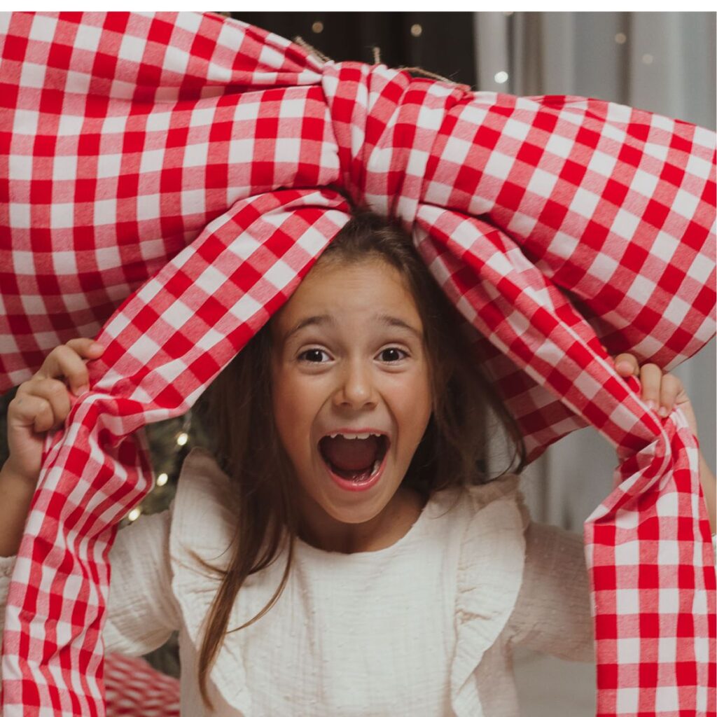 fotos de navidad niña sonrie